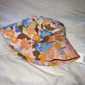 NEW Billabong bucket hat